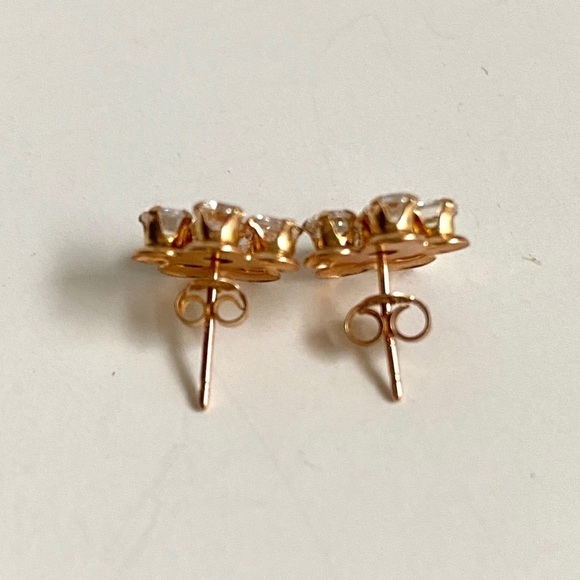 Vintage 10K Gold CZ Flower Earrings Stud Cubic Zirconia Faux Diamond Cluster - Picture 5 of 9